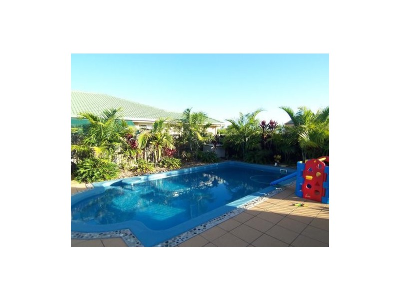 11 currawong, Eli Waters QLD 4655