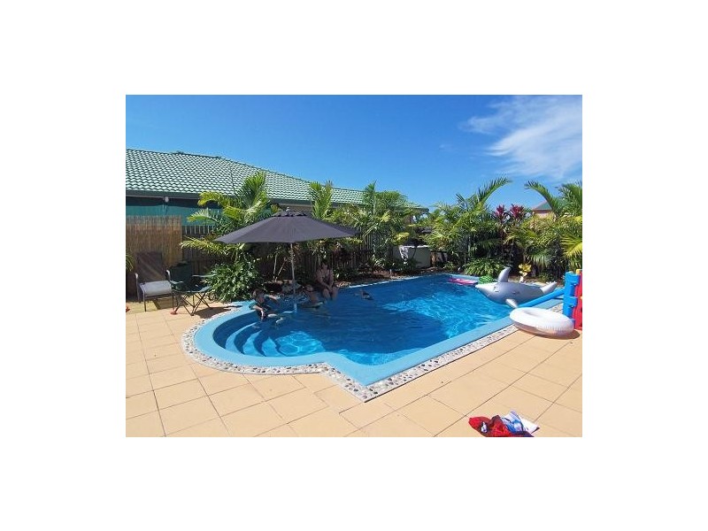 11 currawong, Eli Waters QLD 4655