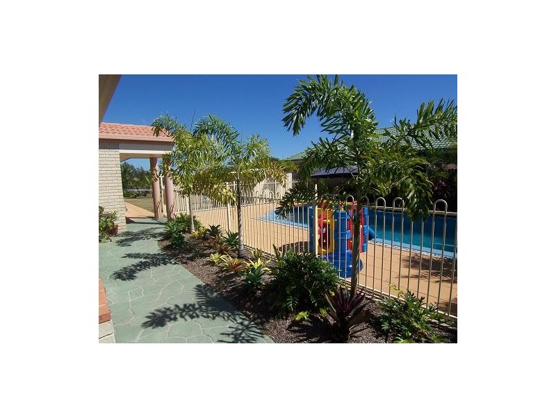 11 currawong, Eli Waters QLD 4655