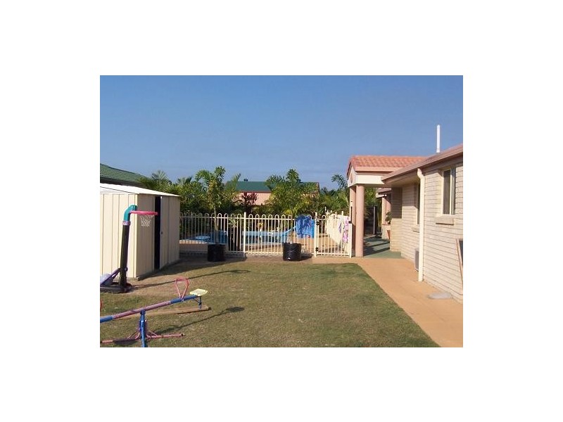 11 currawong, Eli Waters QLD 4655