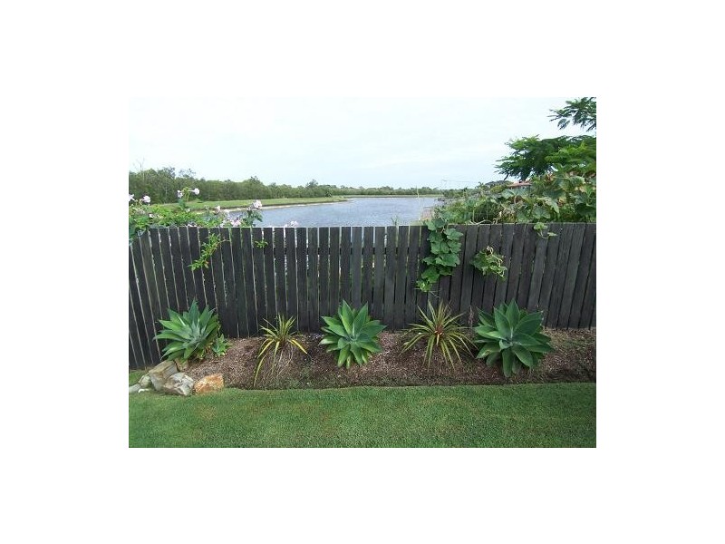 11 currawong, Eli Waters QLD 4655