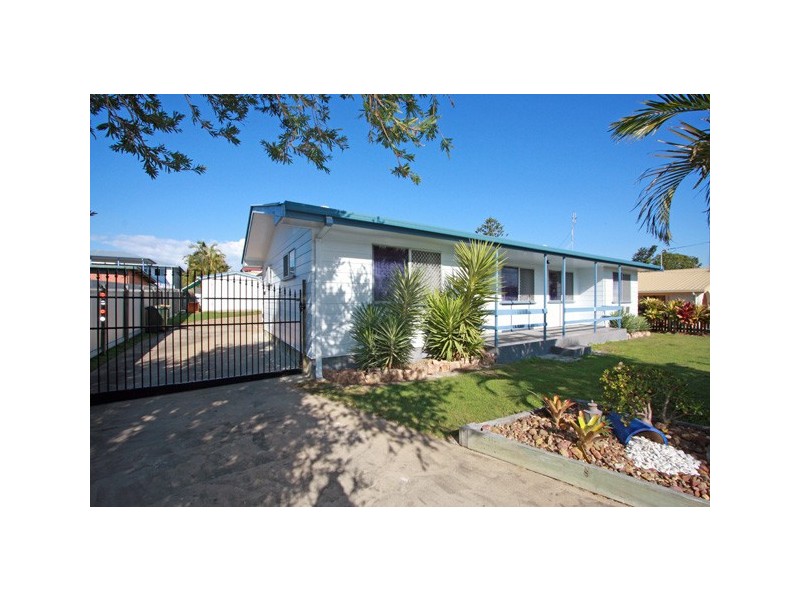 6 Arthur, Urangan QLD 4655