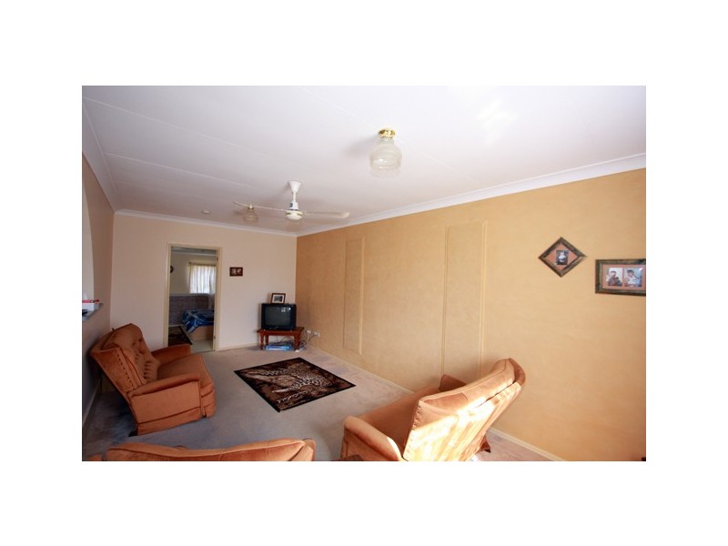 6 Arthur, Urangan QLD 4655