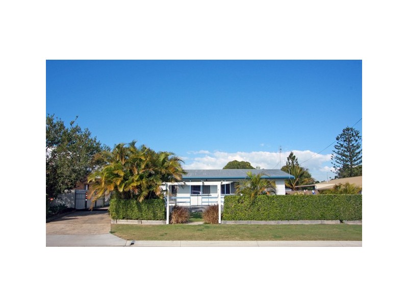6 Arthur, Urangan QLD 4655