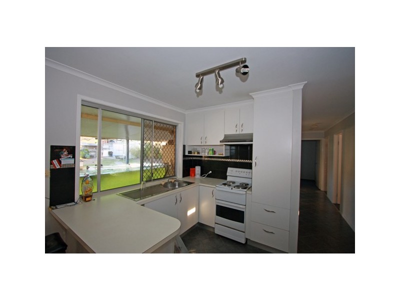 38 Hansen St, Urangan QLD 4655