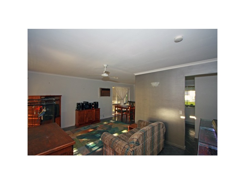 38 Hansen St, Urangan QLD 4655