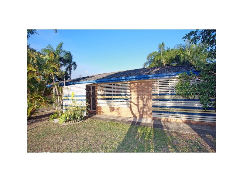 38 Hansen St, Urangan QLD 4655