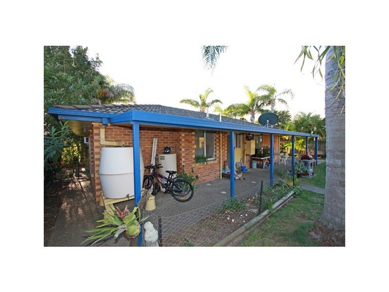 38 Hansen St, Urangan QLD 4655