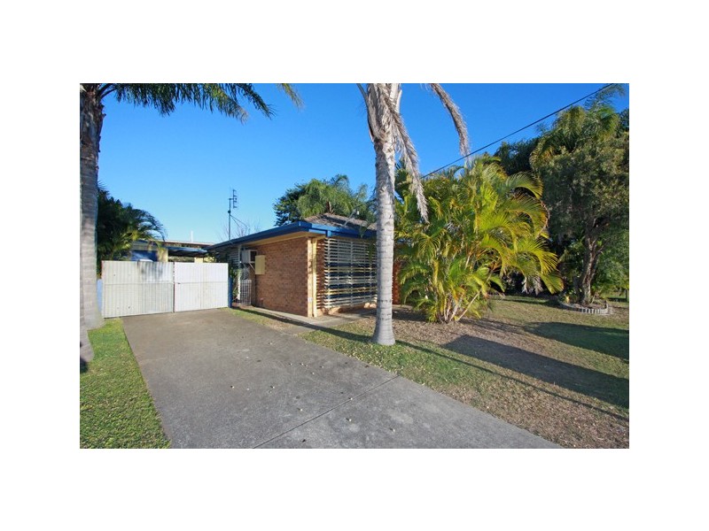 38 Hansen St, Urangan QLD 4655