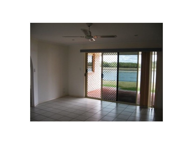 28 Bushlark Avenue, Eli Waters QLD 4655