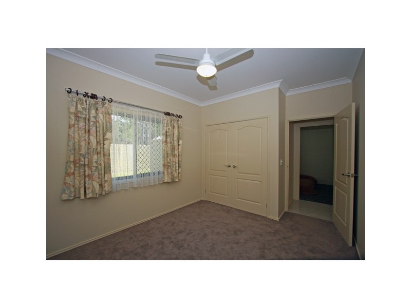 8 Stringybark Dr, Urangan QLD 4655