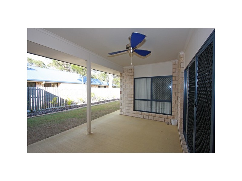 8 Stringybark Dr, Urangan QLD 4655