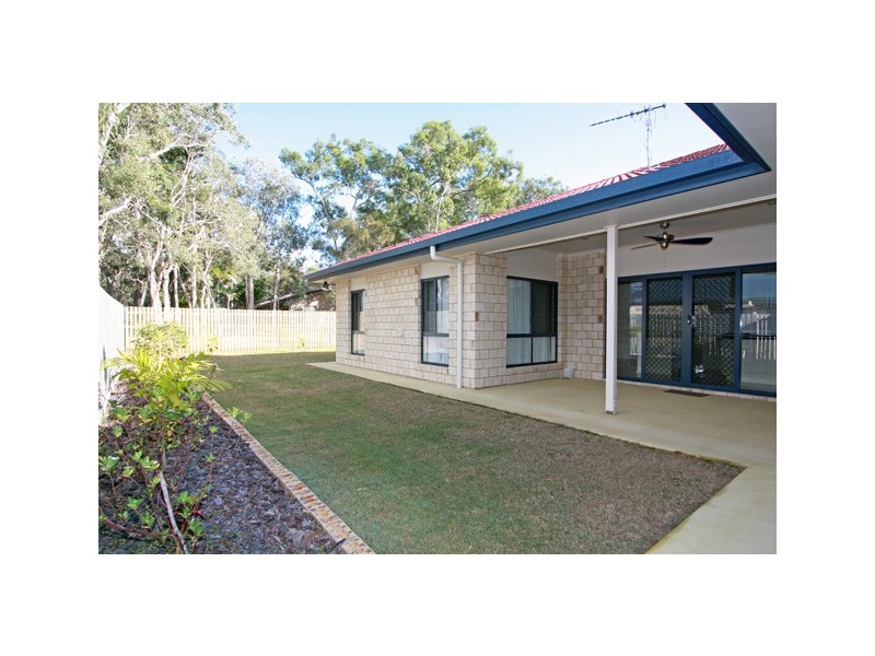 8 Stringybark Dr, Urangan QLD 4655