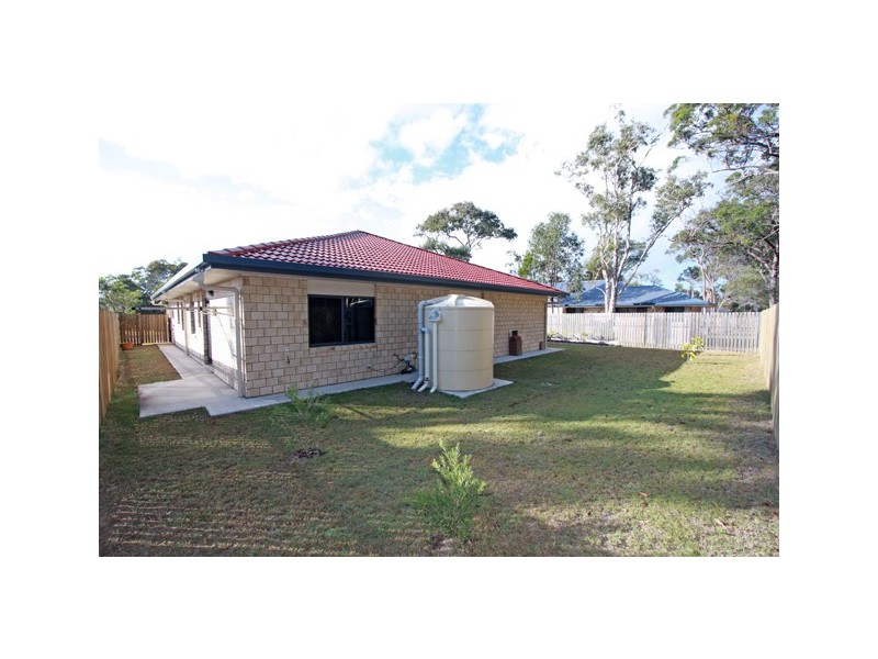 8 Stringybark Dr, Urangan QLD 4655