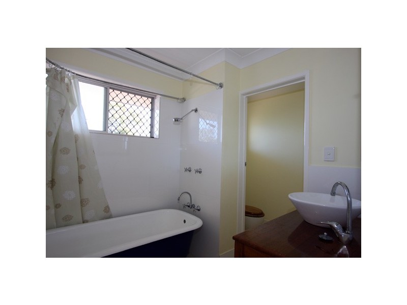 Unit 8 581 Esplanade, Urangan QLD 4655