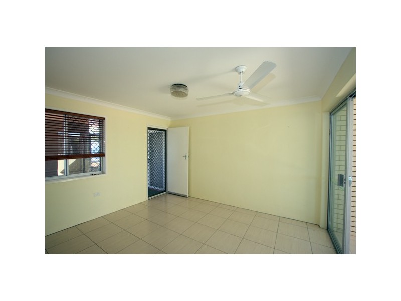 Unit 8 581 Esplanade, Urangan QLD 4655