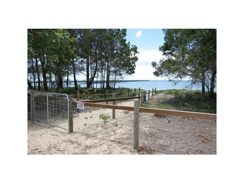 Unit 8 581 Esplanade, Urangan QLD 4655