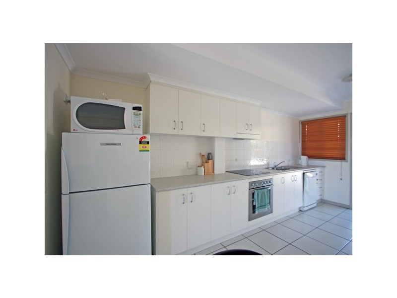 15 56 Main St, Pialba QLD 4655