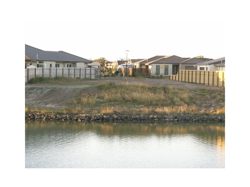 38 Earl St Vincent Cct, Eli Waters QLD 4655