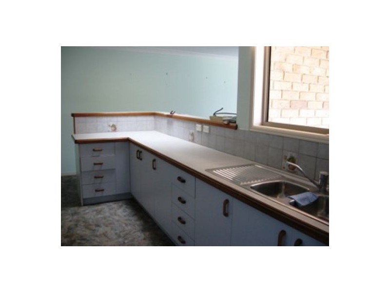 10 Merrilyn Court, Urangan QLD 4655