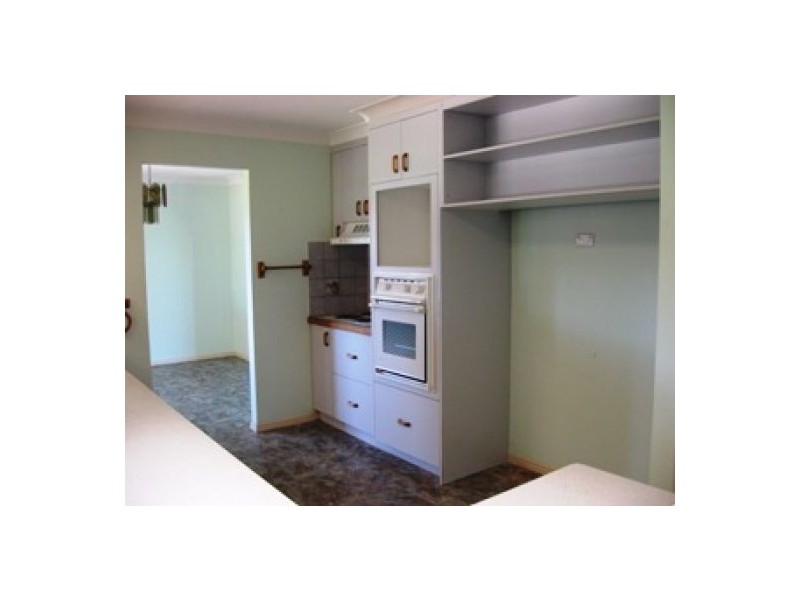 10 Merrilyn Court, Urangan QLD 4655