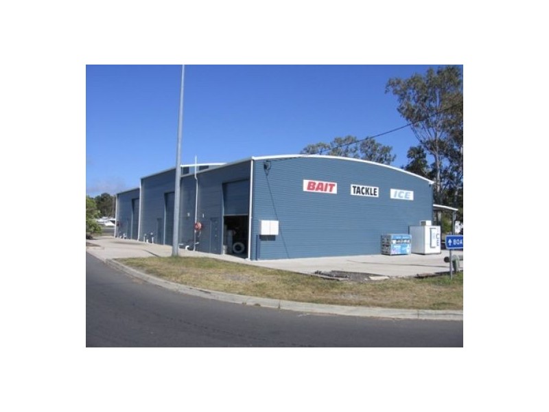 864 Boat Harbour Drive, Urangan QLD 4655