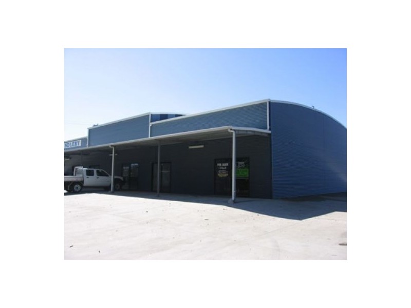 864 Boat Harbour Drive, Urangan QLD 4655