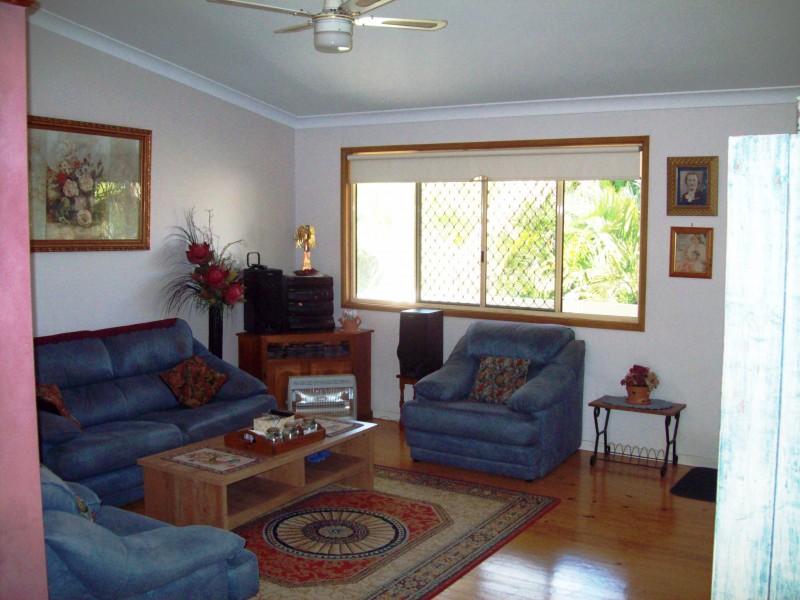 113 Pulgul St, Urangan QLD 4655