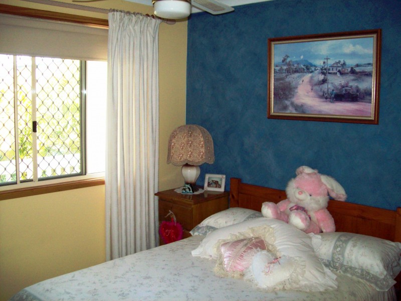 113 Pulgul St, Urangan QLD 4655