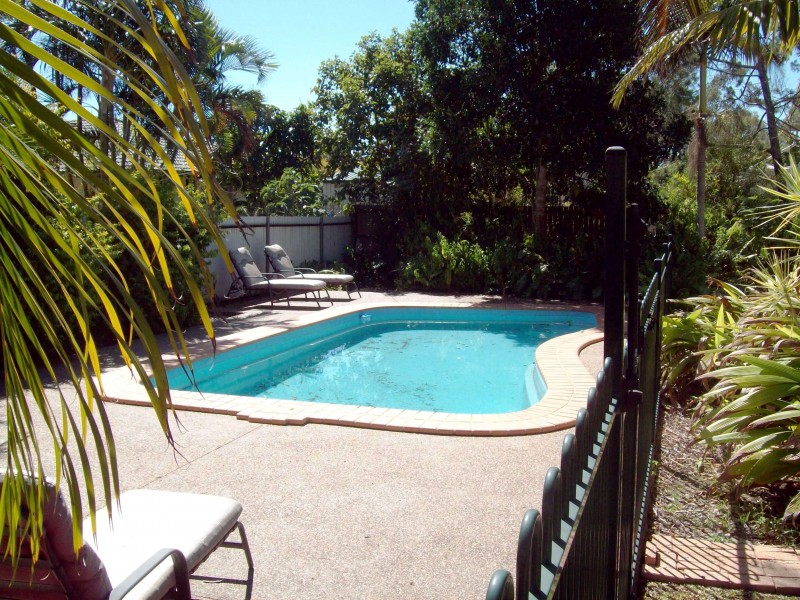 113 Pulgul St, Urangan QLD 4655