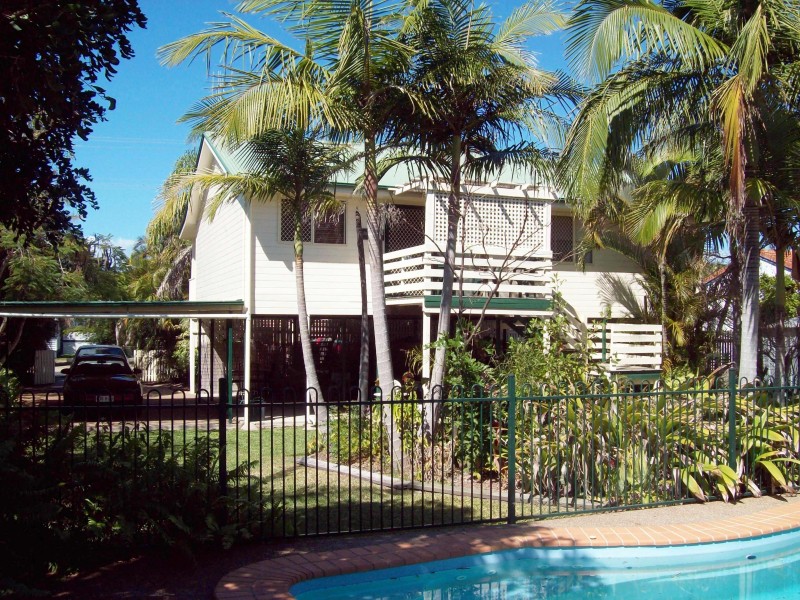 113 Pulgul St, Urangan QLD 4655