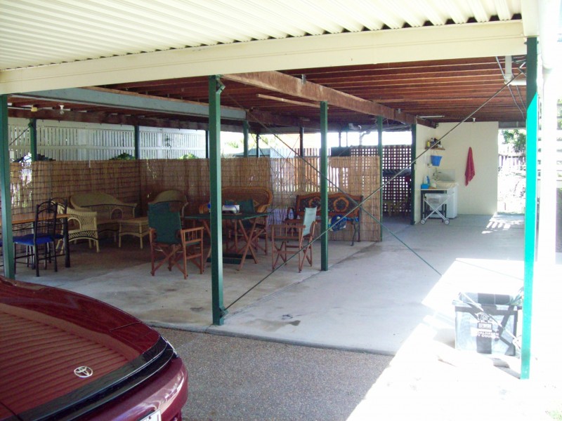 113 Pulgul St, Urangan QLD 4655