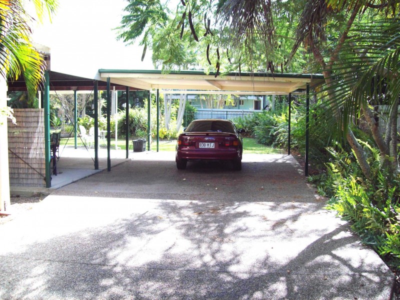 113 Pulgul St, Urangan QLD 4655