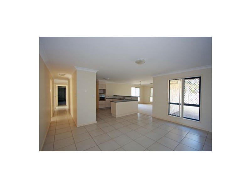 6  Stringybark Dr, Urangan QLD 4655