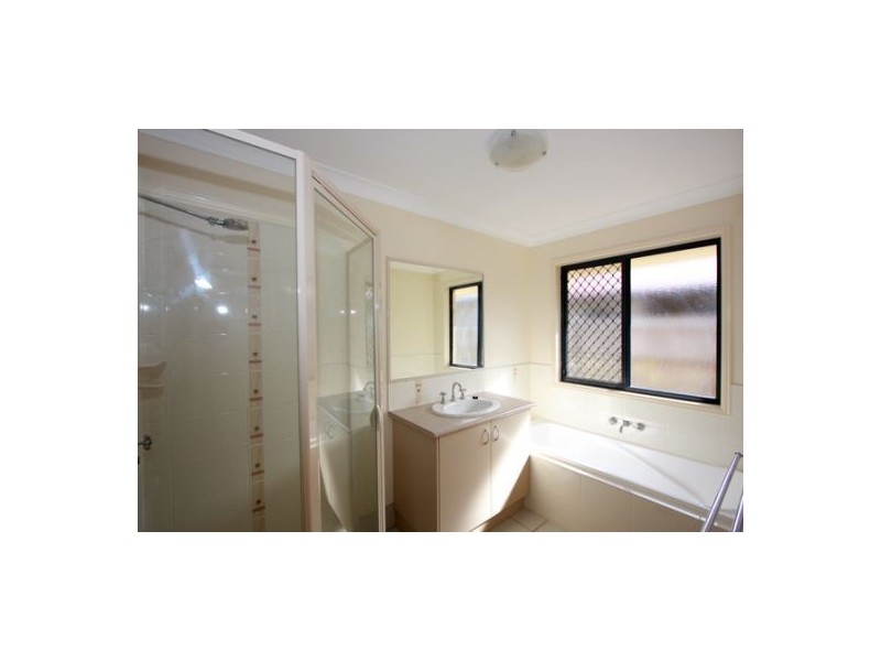 6  Stringybark Dr, Urangan QLD 4655