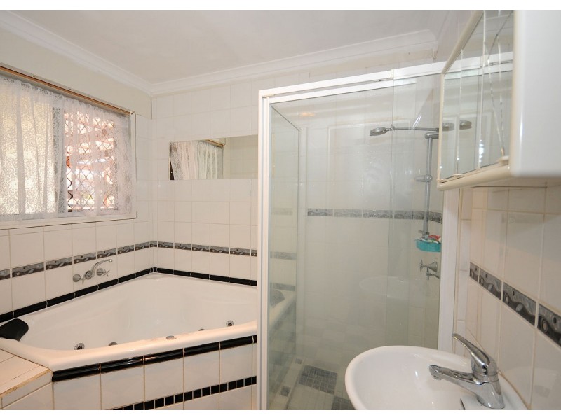 19 Michelle Drive, Point Vernon QLD 4655