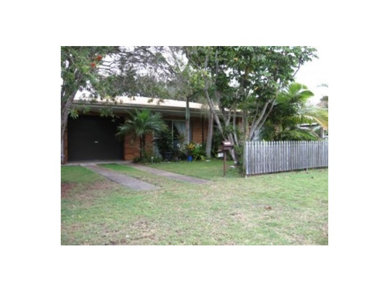 135 Cunningham Street, Urangan QLD 4655