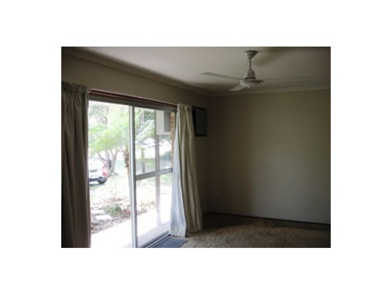 135 Cunningham Street, Urangan QLD 4655