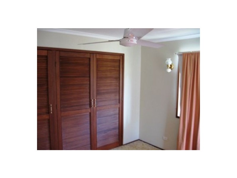 135 Cunningham Street, Urangan QLD 4655