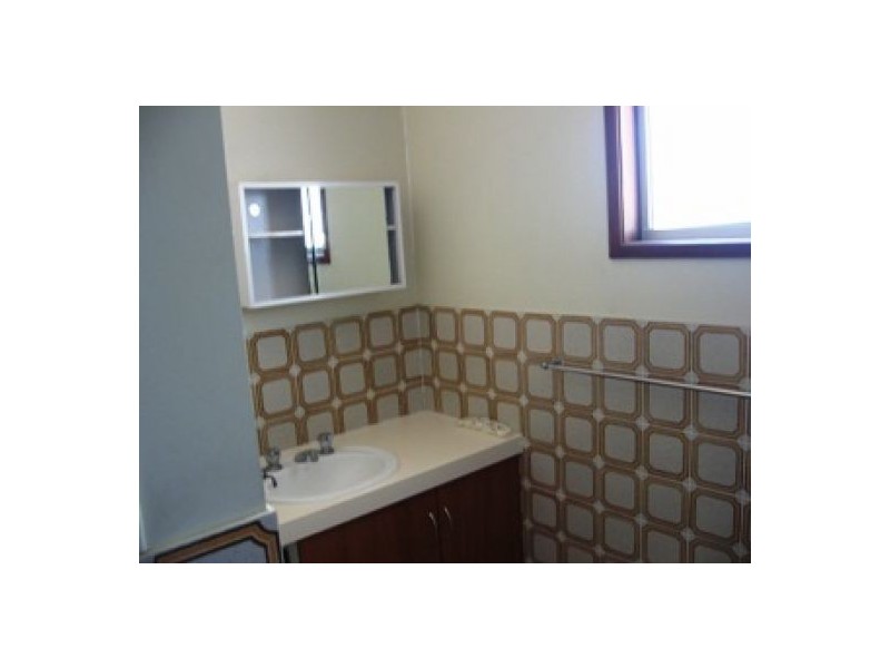 135 Cunningham Street, Urangan QLD 4655