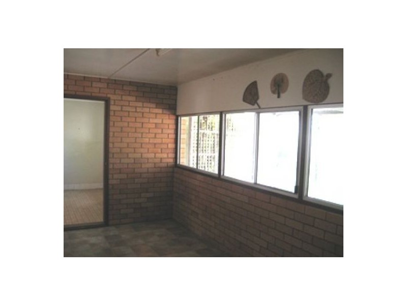 135 Cunningham Street, Urangan QLD 4655