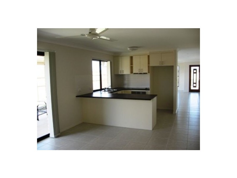 58  Dougan Street, Point Vernon QLD 4655