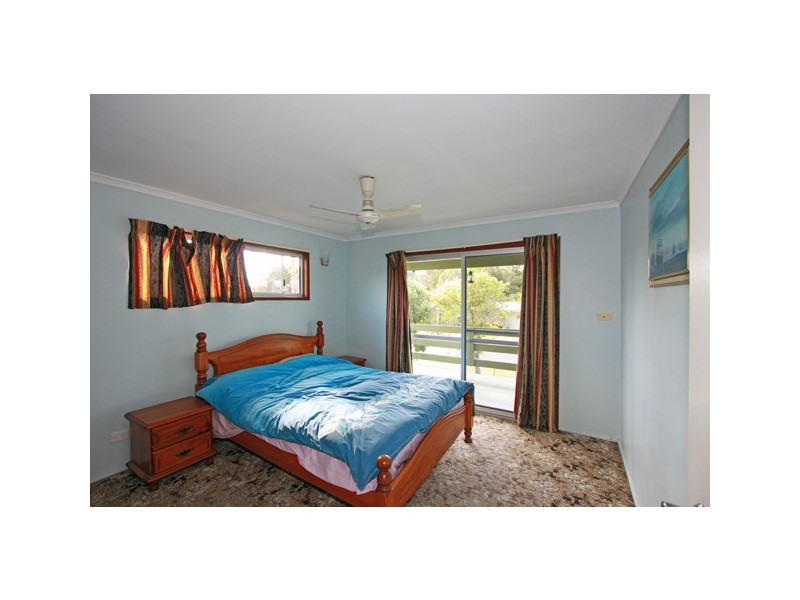 17 Richard St, Urangan QLD 4655