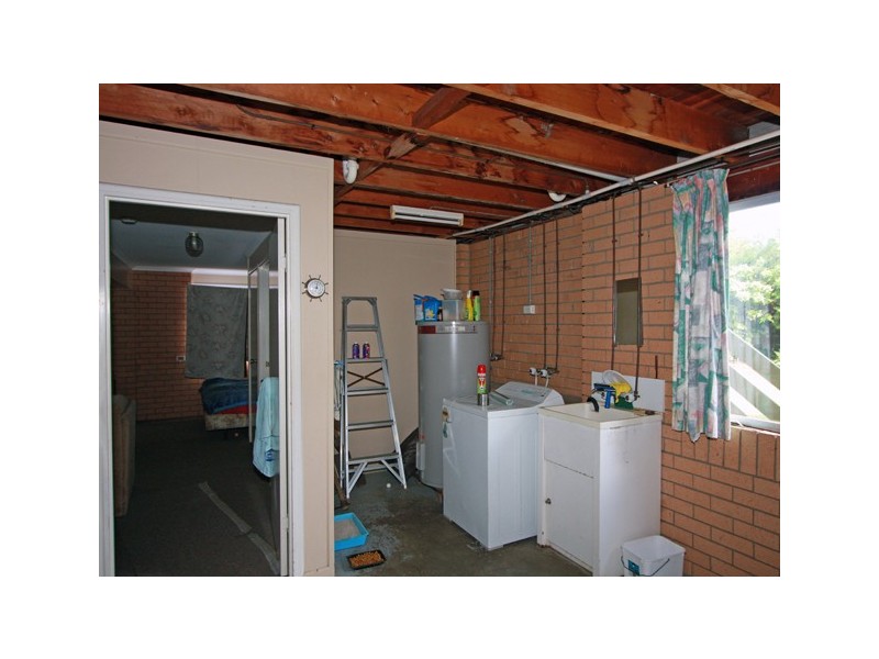 17 Richard St, Urangan QLD 4655