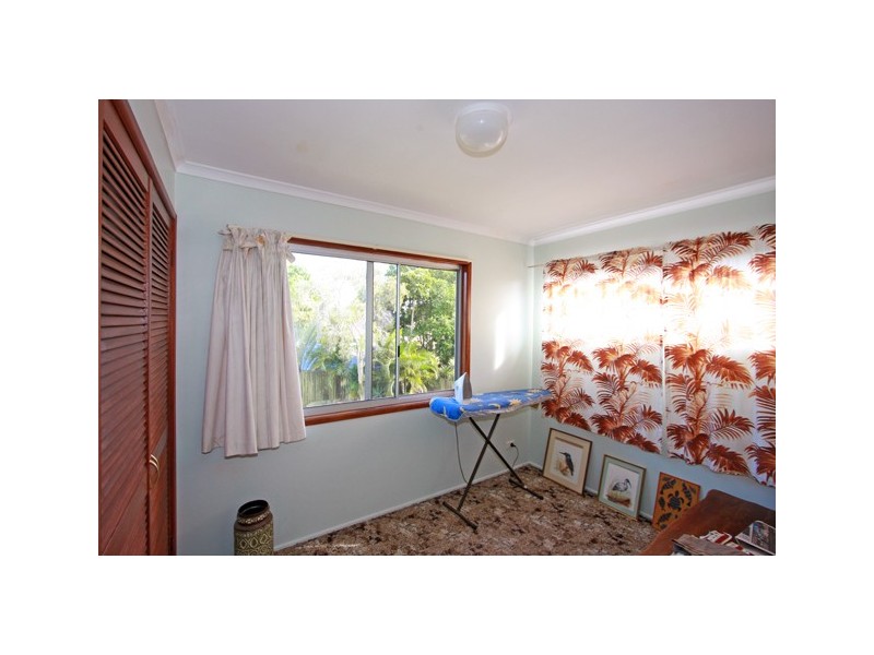 17 Richard St, Urangan QLD 4655