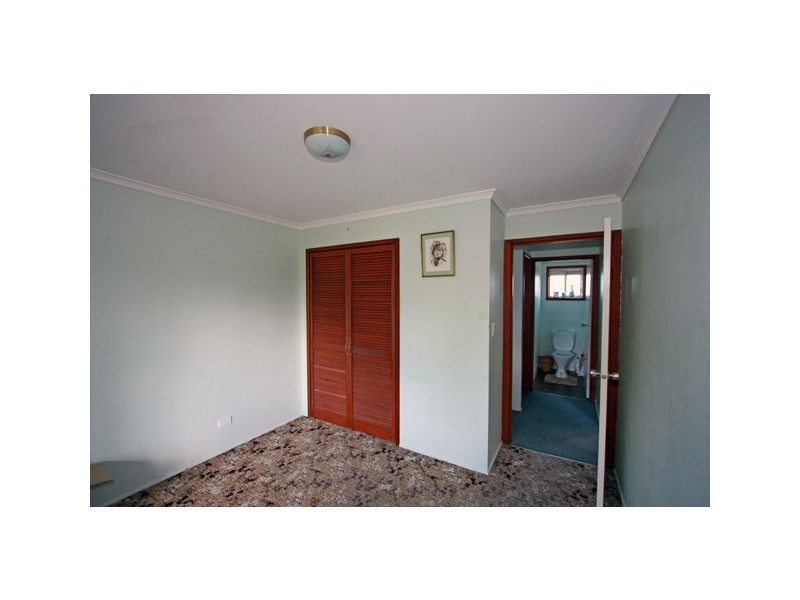 17 Richard St, Urangan QLD 4655