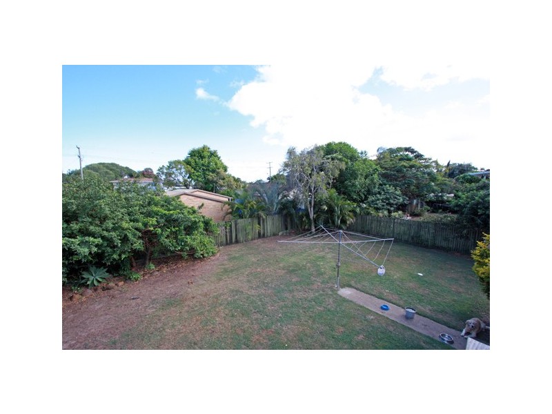 17 Richard St, Urangan QLD 4655