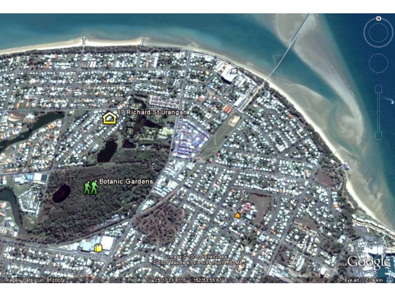 17 Richard St, Urangan QLD 4655