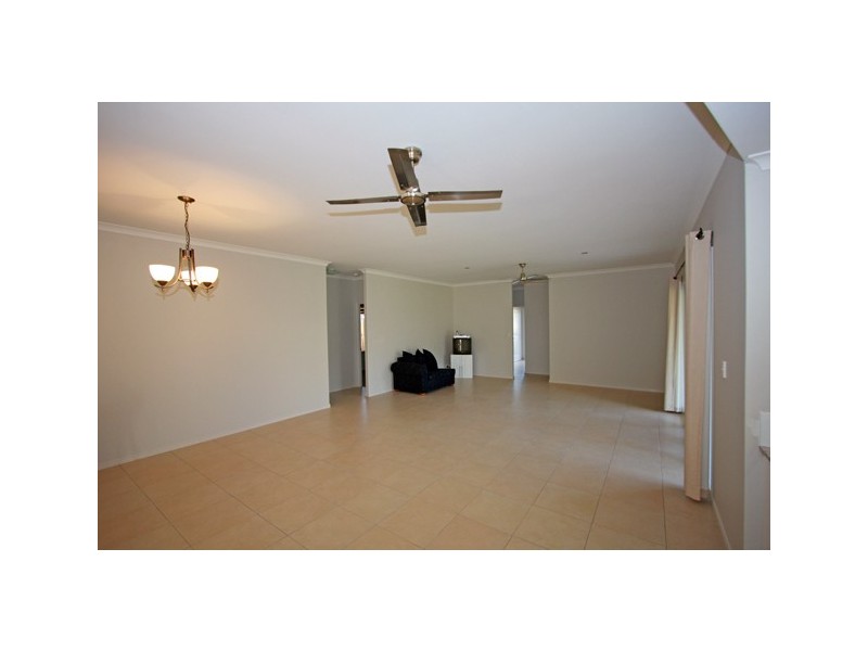 9 Stringybark Dr, Urangan QLD 4655