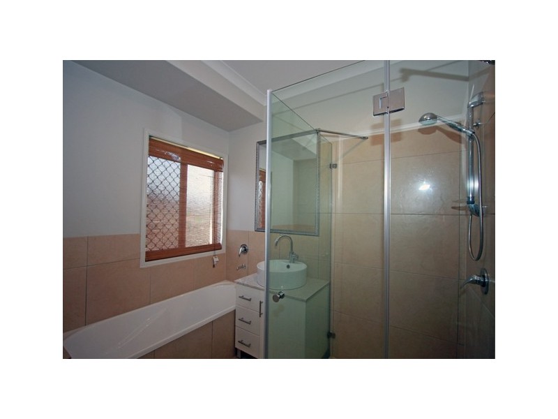 9 Stringybark Dr, Urangan QLD 4655